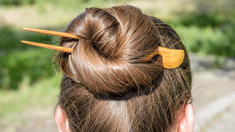 How to Use a French Hairpin: Shop the Trend