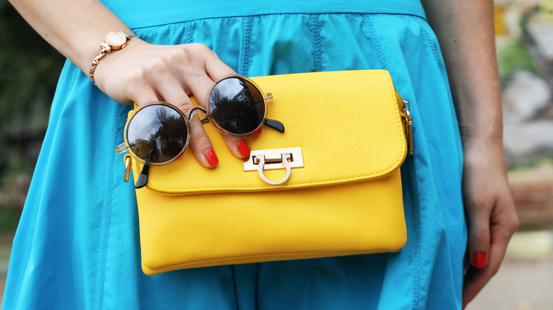 Yellow purse summer look