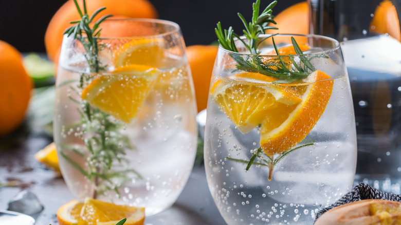 sparkling mineral water with lime cocktail