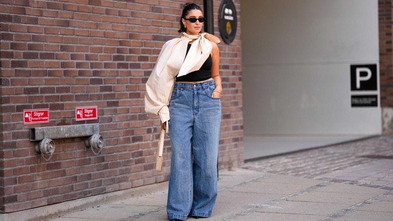 woman wearing denim jeans