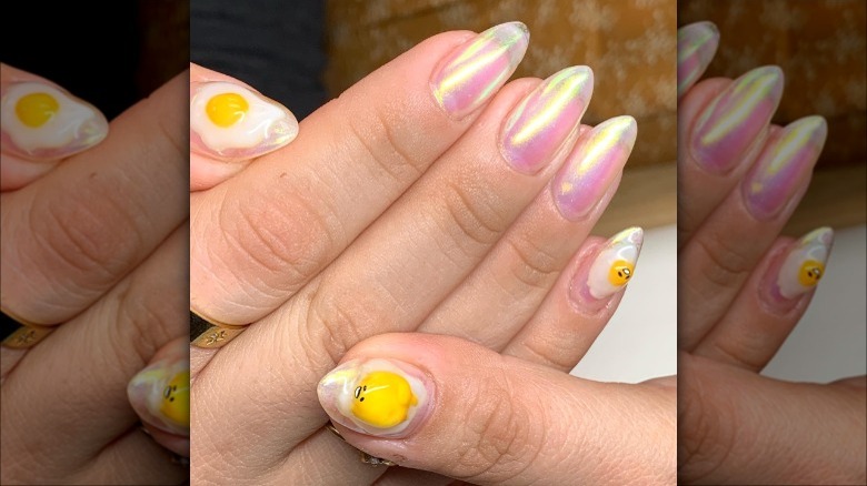 Gel manicure, egg yolk design 