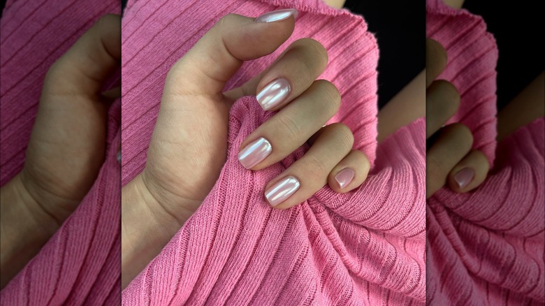 Short pink chrome glaze manicure