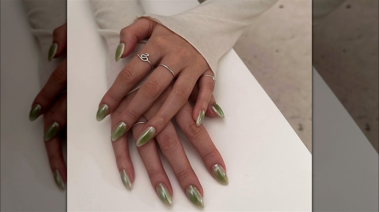 Green jelly chrome glaze manicure