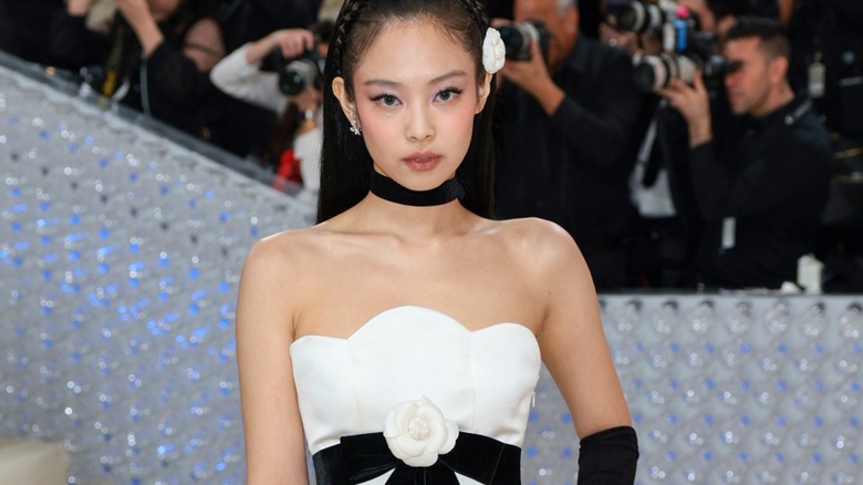 Jennie Marries 2023 Met Gala Theme With Spring's Biggest Fashion Trend