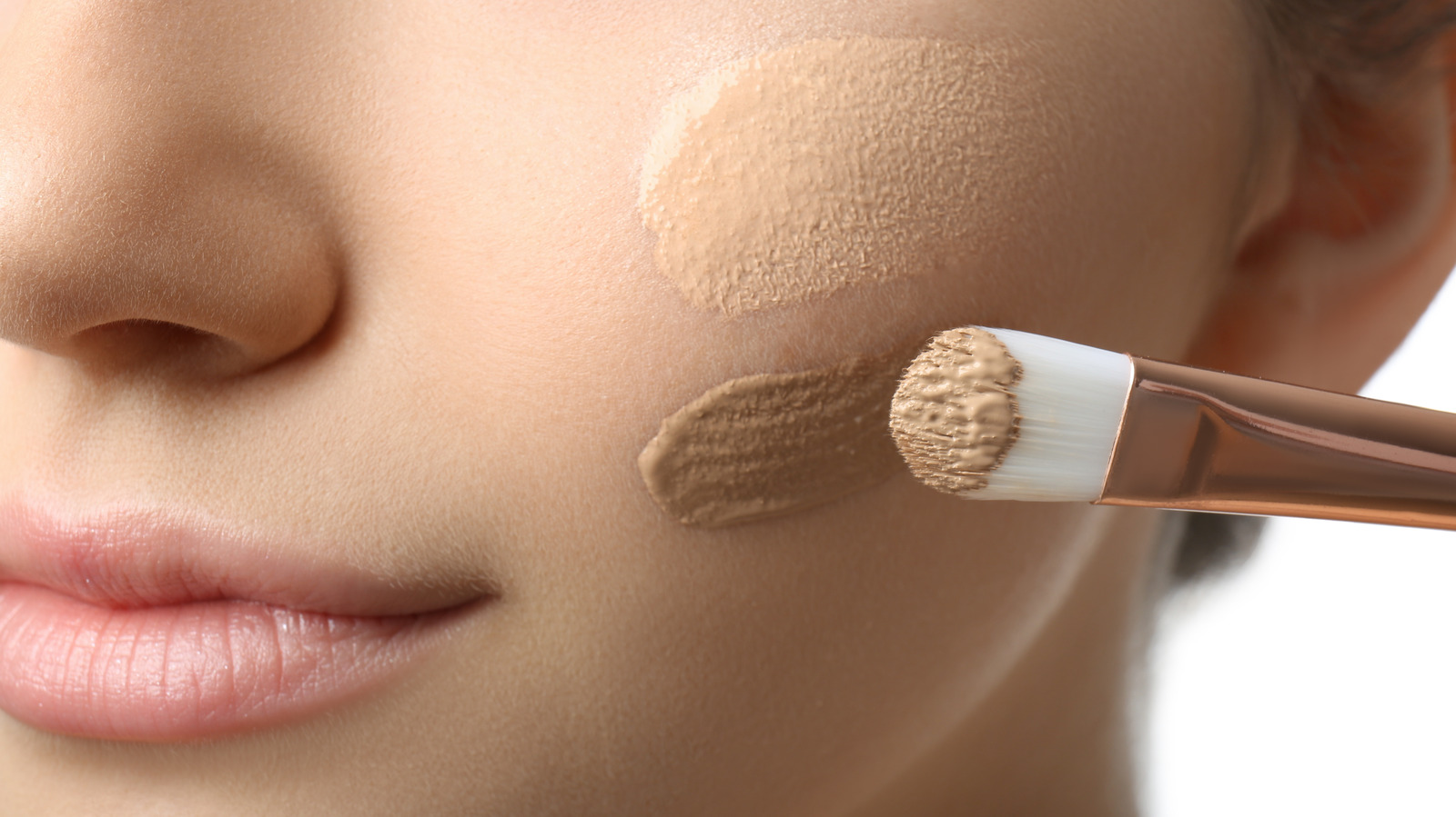 Key Tips To Making It Look Like You Aren't Even Wearing Foundation