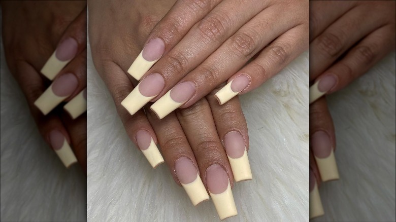 Brown linen nail French manicure