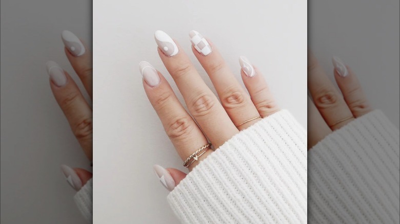 Patterned linen nails