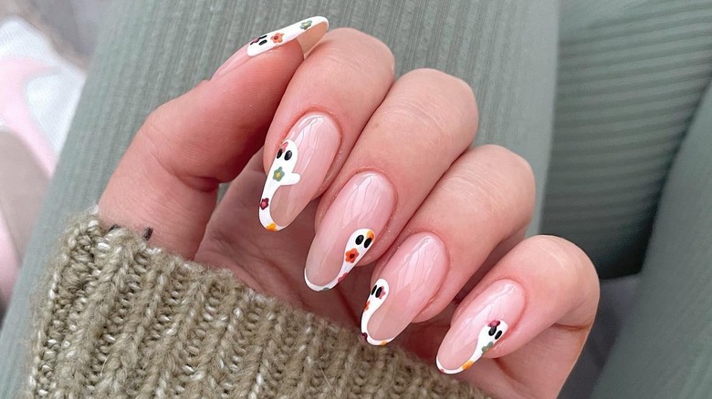 French mani with ghosts