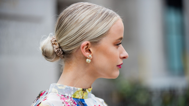 Woman wearing a scrunchie