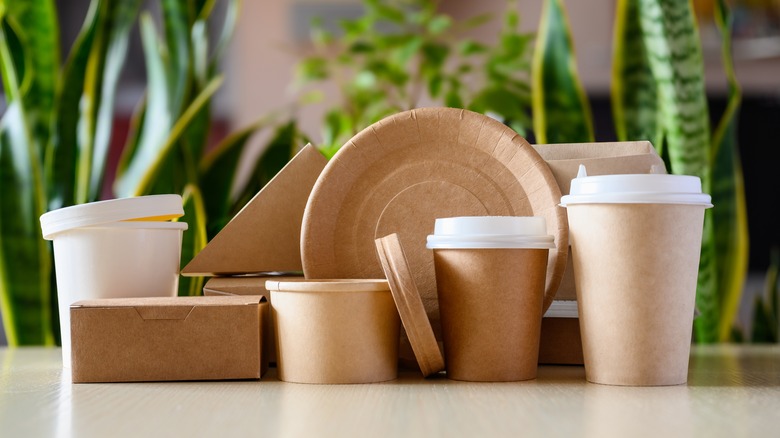 disposable paper plates cups boxes