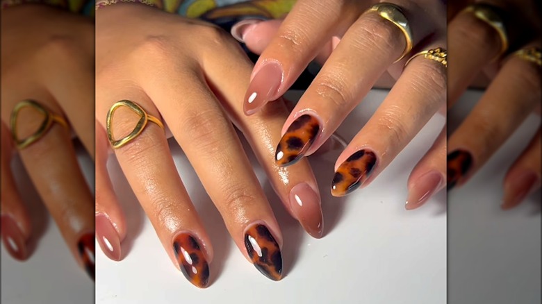 Tortoiseshell manicure