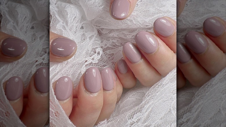 Light glossy mauve manicure