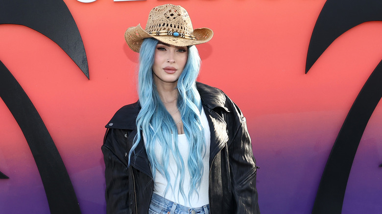 Megan Fox long blue hair