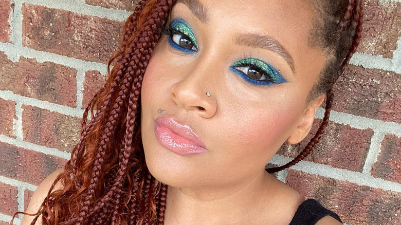 Green and blue metallic liner