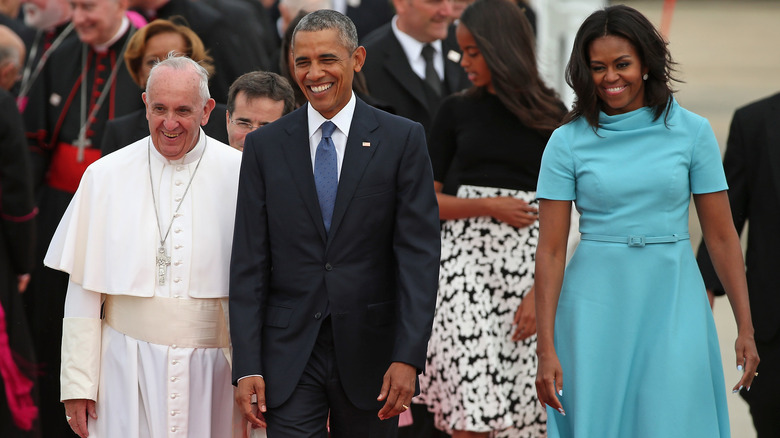 michelle obama meeting the pope in blue dress