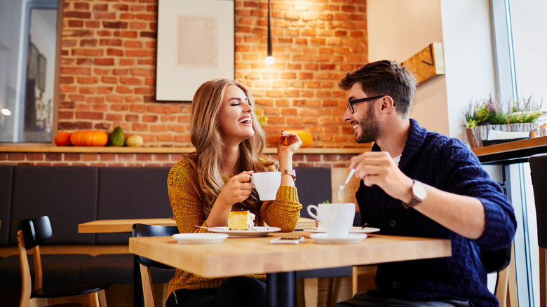 couple on coffee date