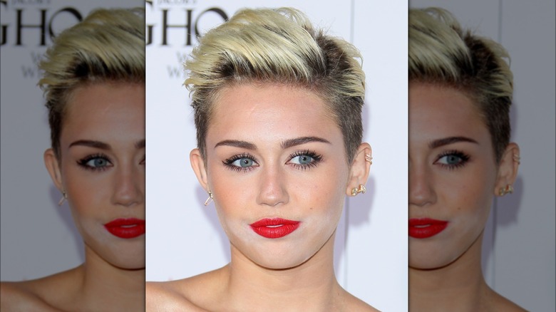 Miley Cyrus with red lips in 2013