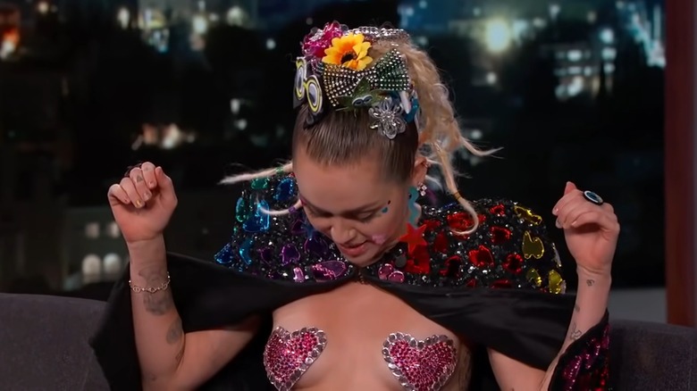 miley cyrus wearing nipple pasties