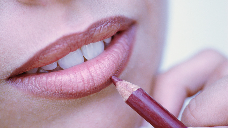 pink lip liner