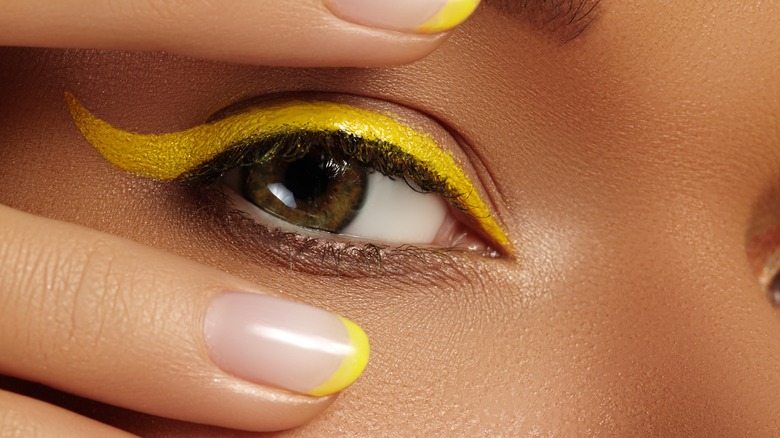 yellow eyeliner makeup