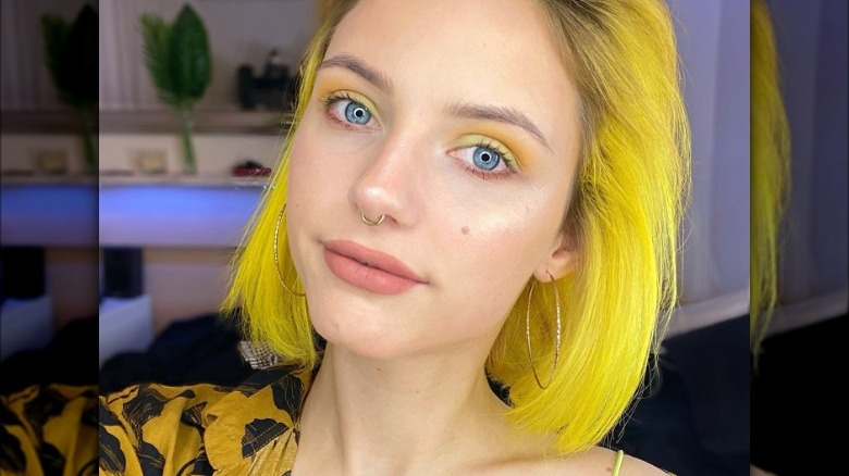 Light yellow neon eyeshadow