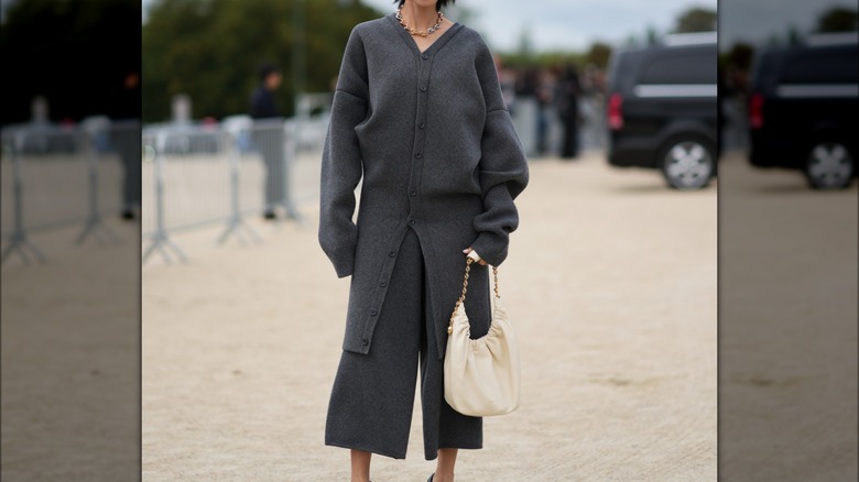 woman wearing gray outfit