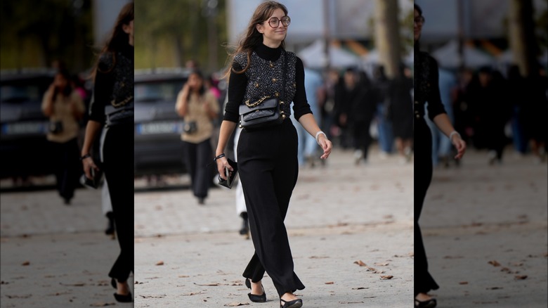 woman wearing all-black outfit