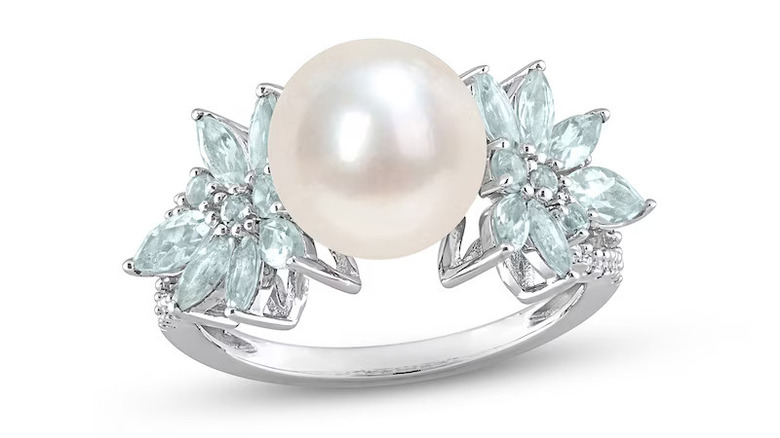 Engagement ring with pearl and aquamarine