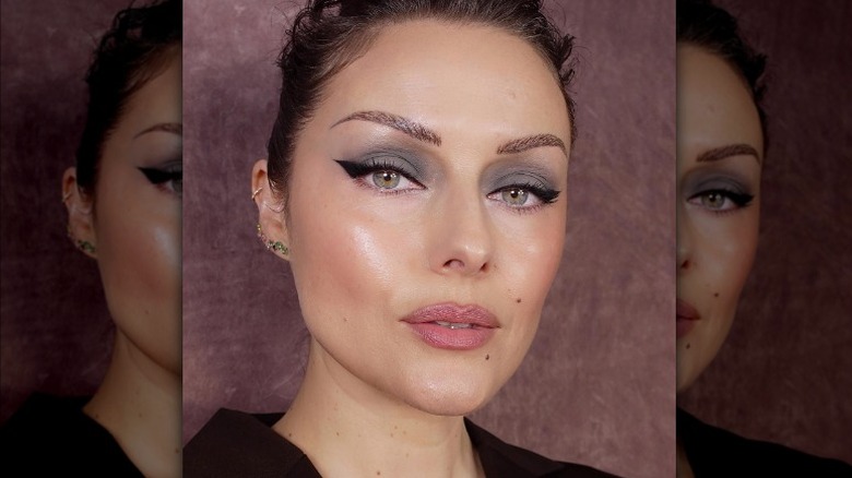 Smokey eye with batwing liner