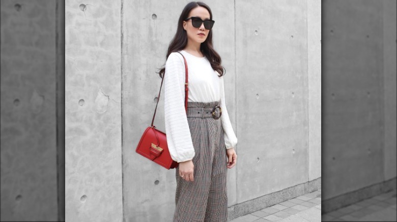 high-waist pleated plaid pants