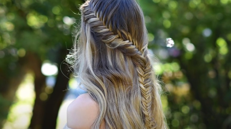 Side laced Fishtail braid