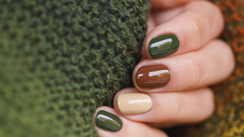 nails in autumn colored polish