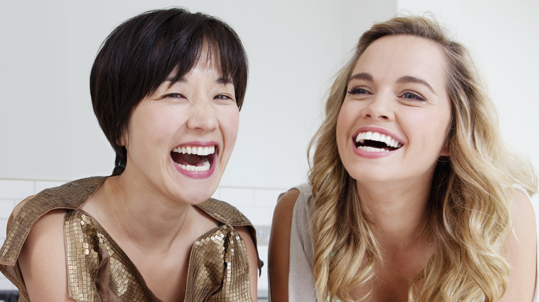 Women laughing together 