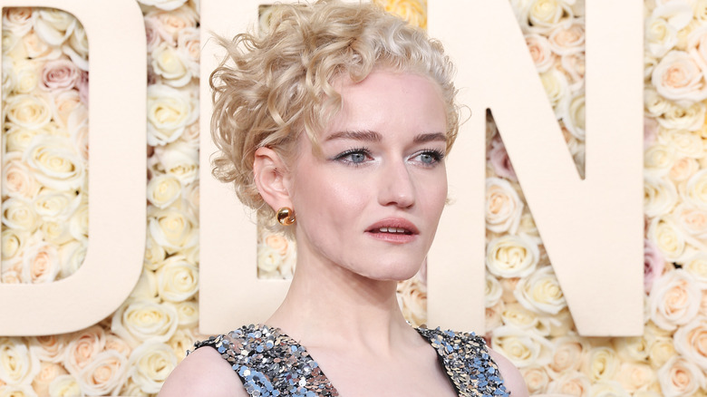 Julia Garner short curly blond hair