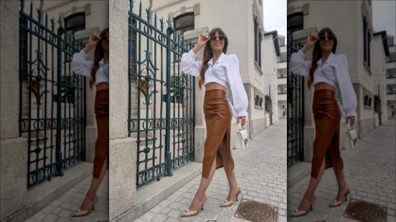 woman wearing brown pencil skirt