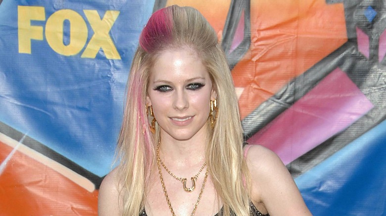 Avril Lavigne with pink streaky hair
