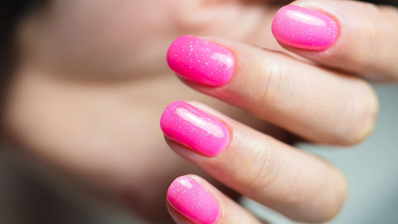 Barbiecore is trending: Here are the hottest pink nail designs – Scratch