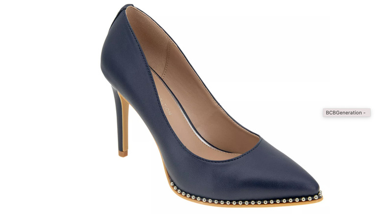 Macy's pointed-toe pump