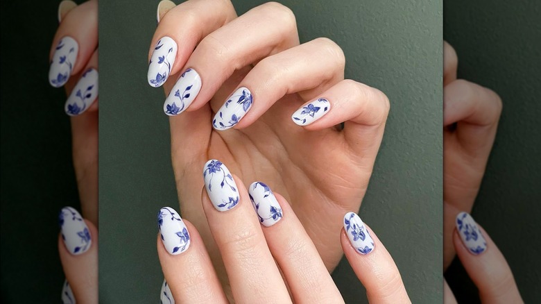 Porcelain nail manicure 