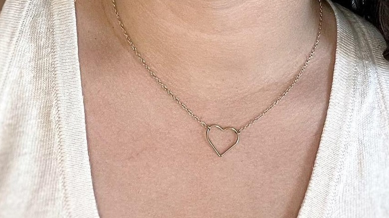 Dainty heart necklace