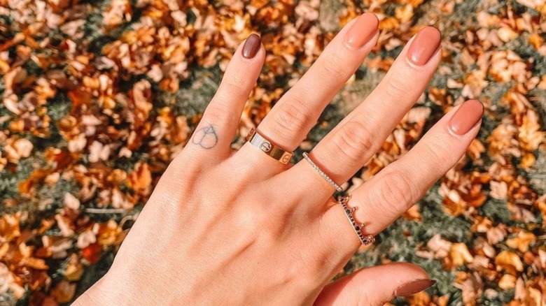 PSL nails with leaves