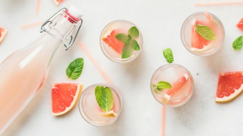 Summer drinks with grapefruit