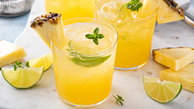 Pineapple margaritas with lime