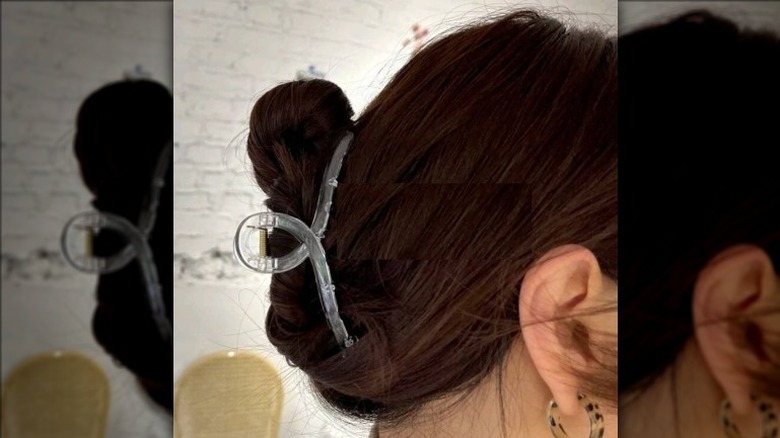 Person wearing clear hair clip