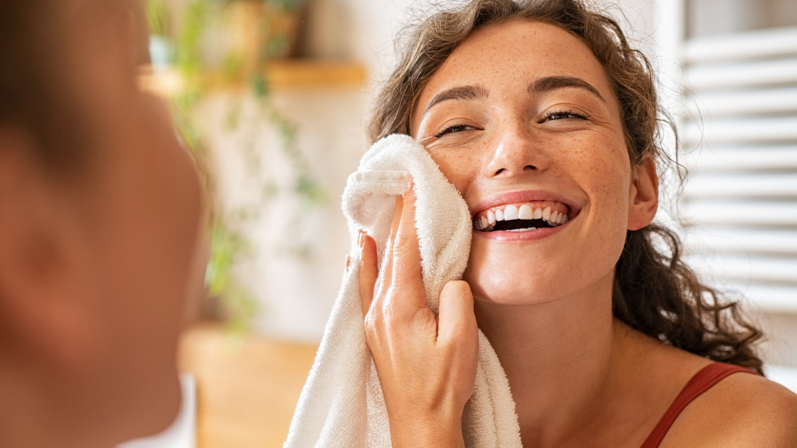 Should A Washcloth Be Part Of Your Skincare Routine?