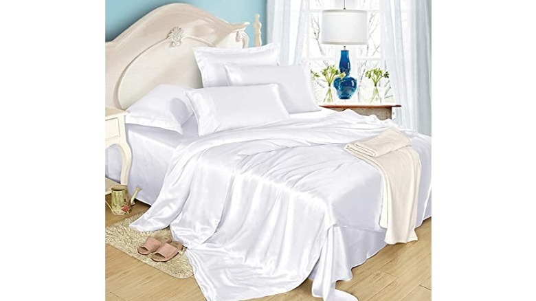 white bedroom silk bedding set