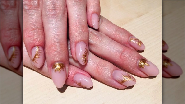 gold detail nails