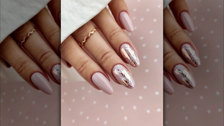nails with gold foil