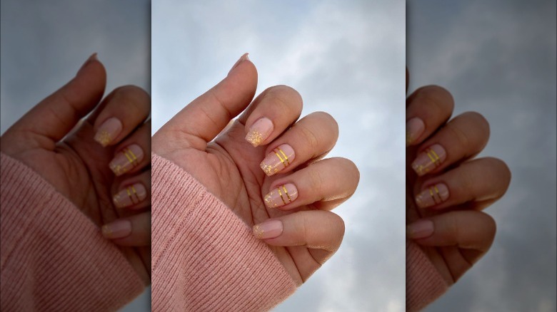 gold nails