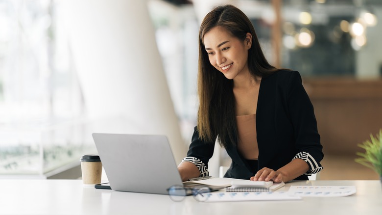 woman working on laptop